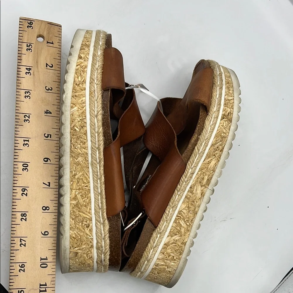 Five Worlds Sz 10 Brown Leather Platform‎ Sandals Crisscross Straps